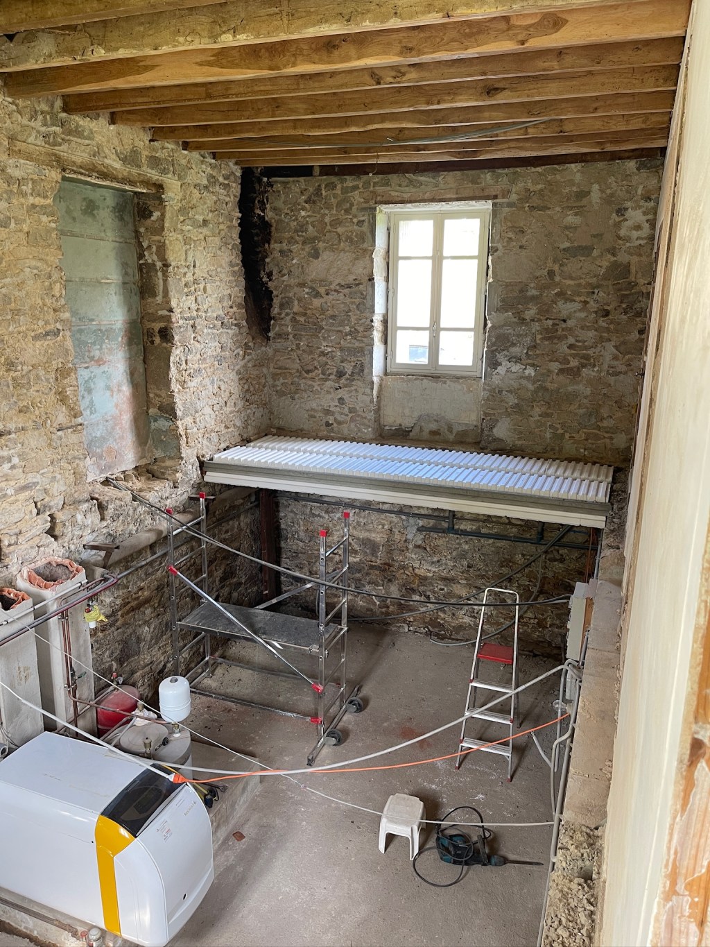 Opbouw van de keuken – nieuwe betonvloer&nbsp;1